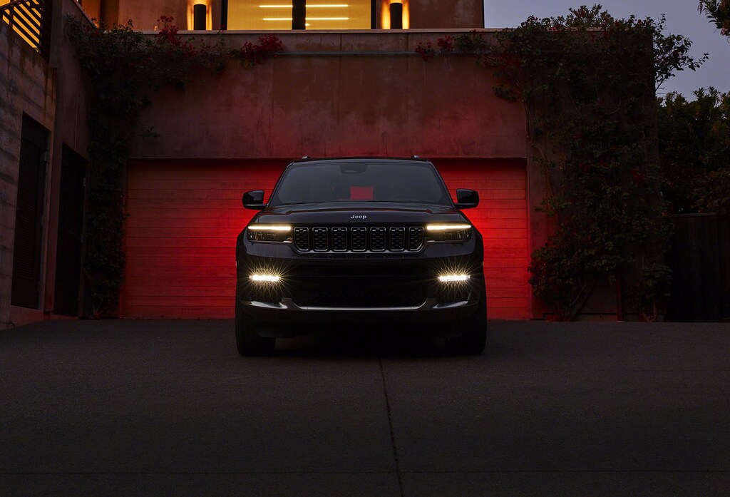 Eastchester Chrysler Jeep Dodge Ram New & Used Car Dealership In The Bronx, NY