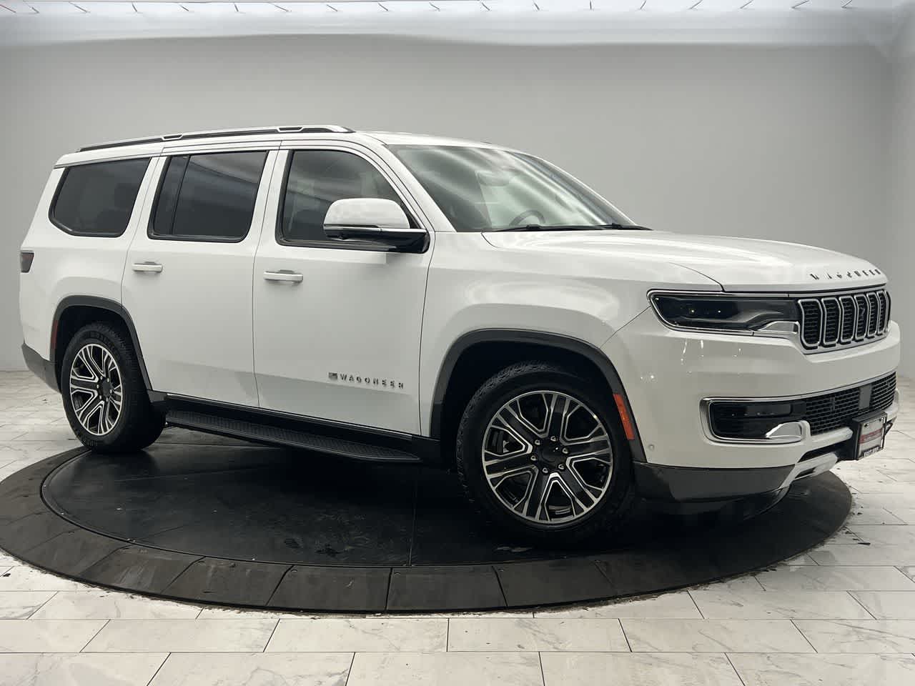 2022 Jeep Wagoneer Series III's photo