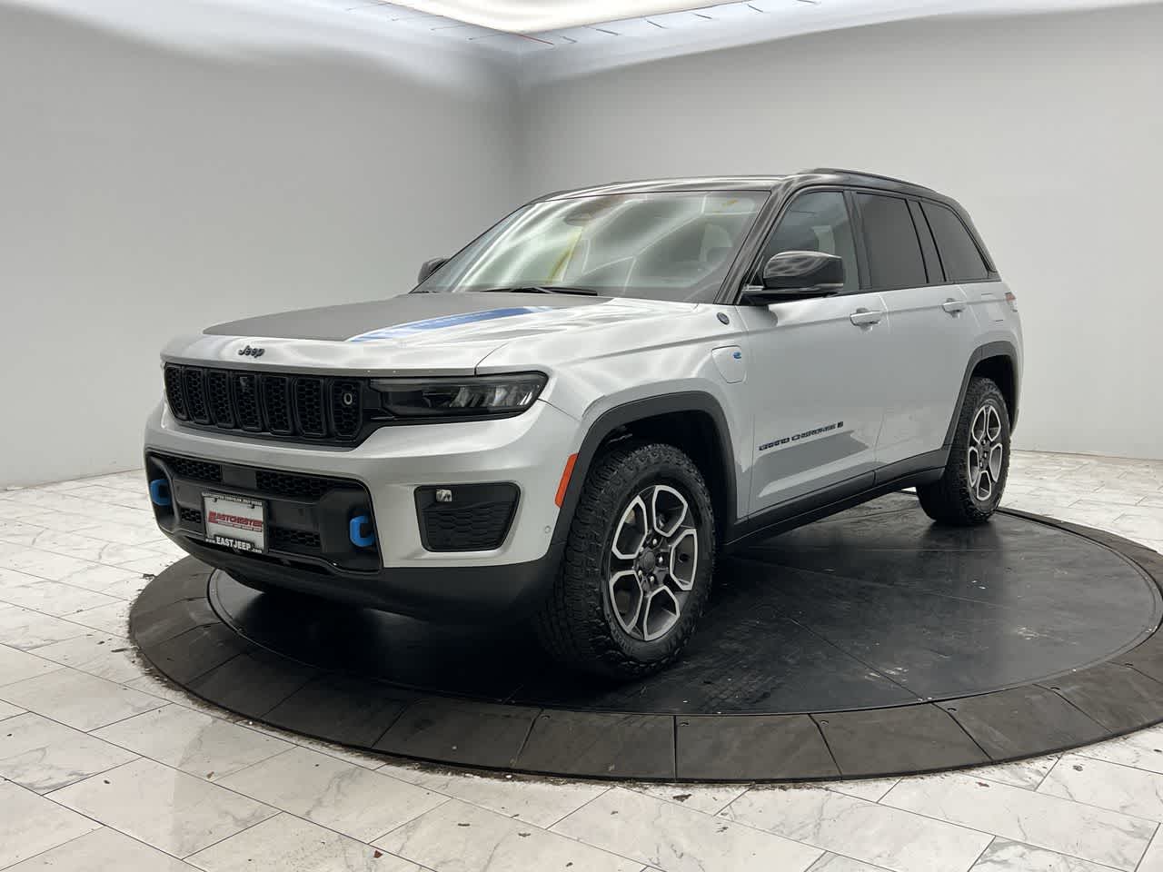 2023 Jeep Cherokee Trailhawk 4xe photo 4