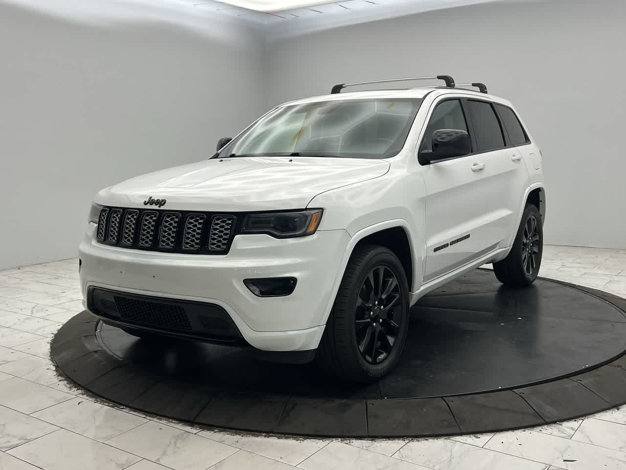 2020 Jeep Grand Cherokee Altitude photo 4
