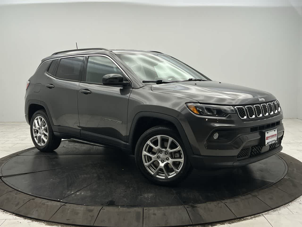 2023 Jeep Compass Latitude Lux 4X4's photo