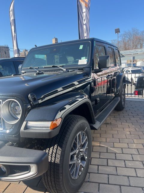 2025 Jeep Wrangler Sahara photo 2