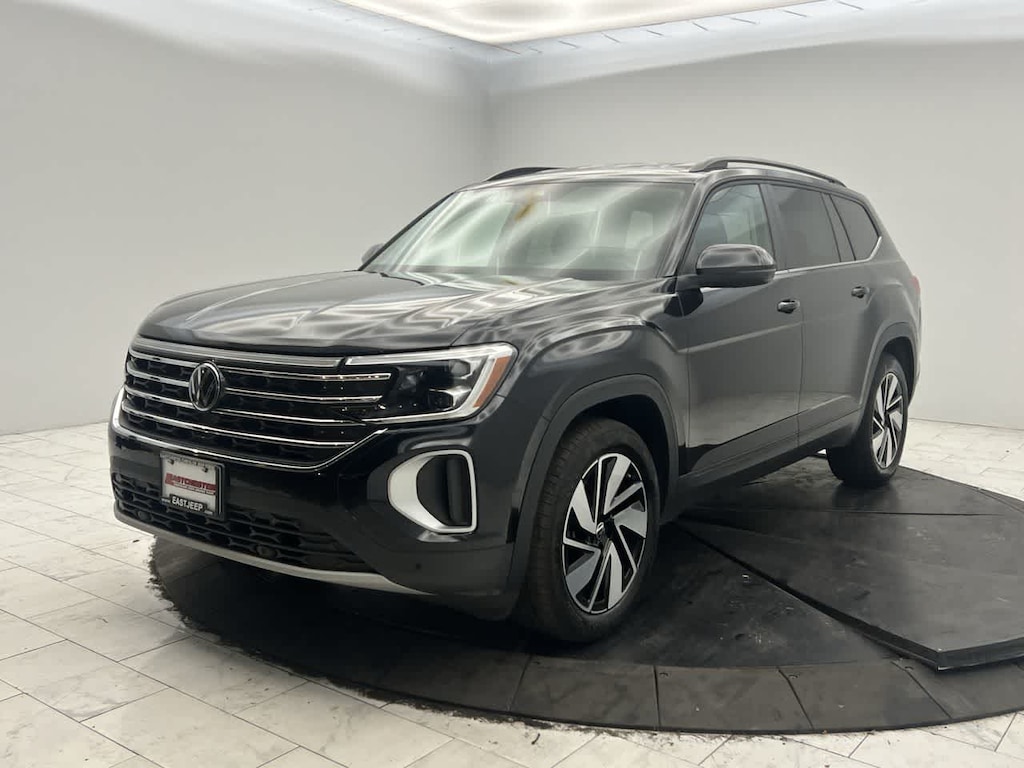 Used 2025 Volkswagen Atlas 2.0T SE w/Technology 4MOTION