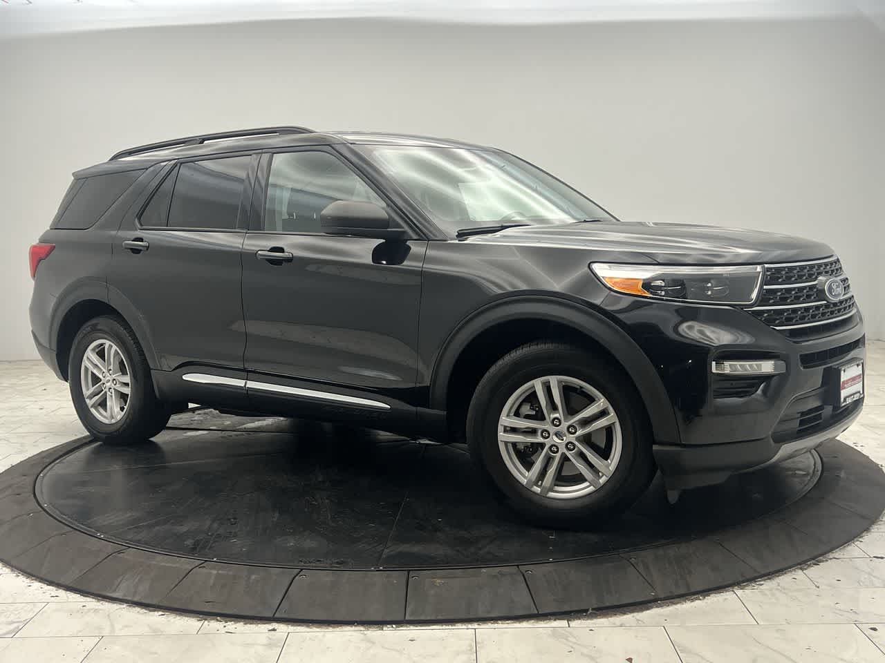 2023 Ford Explorer XLT's photo