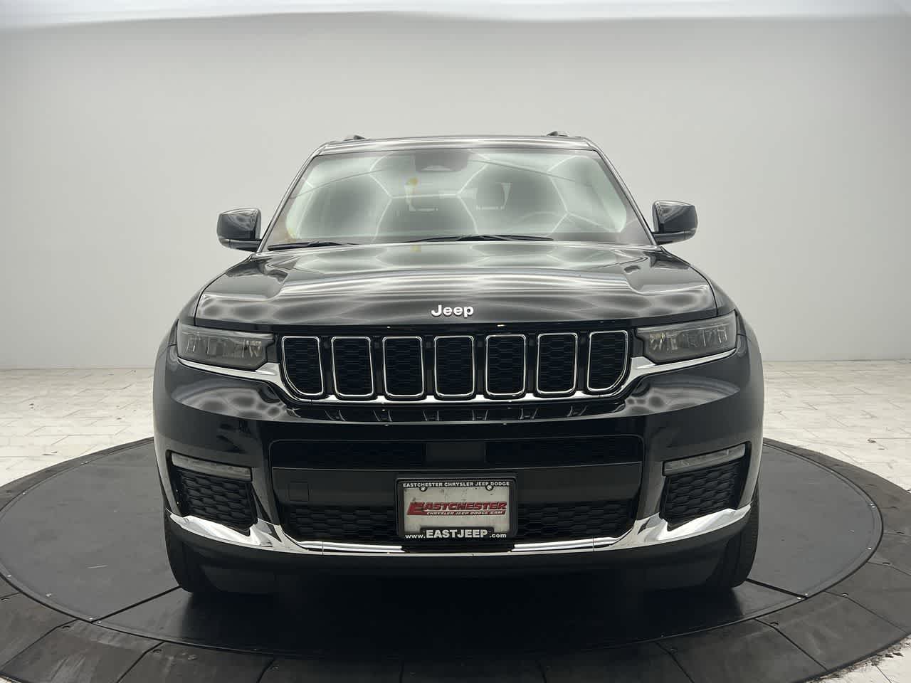 2022 Jeep Grand Cherokee Limited photo 2