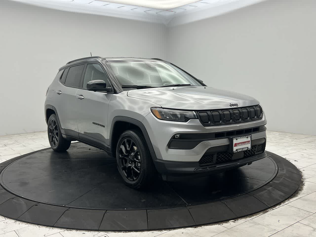 2022 Jeep Compass North Edition Latitude photo 2