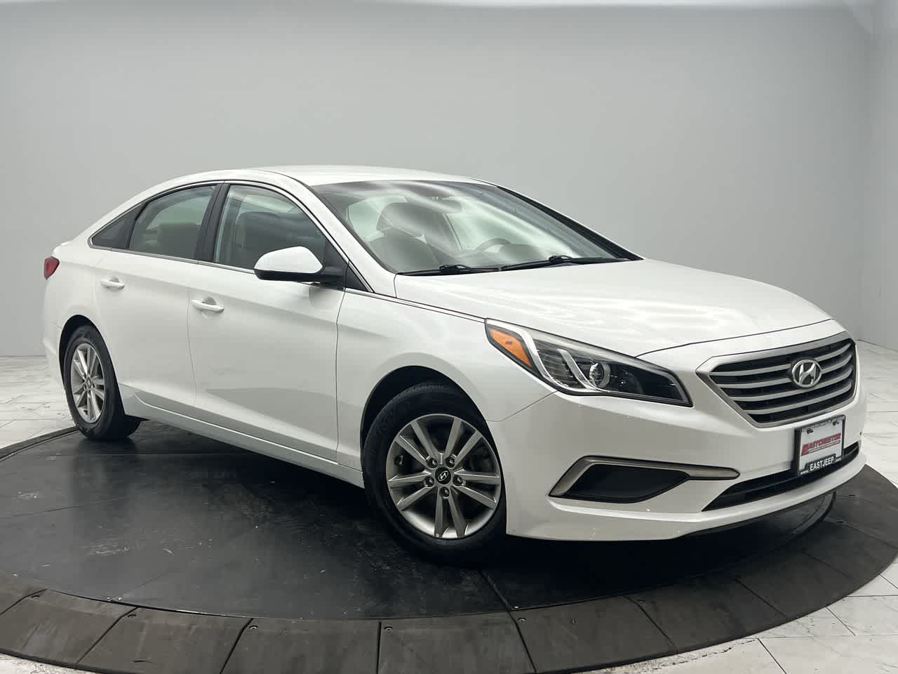 2017 Hyundai Sonata Base's photo
