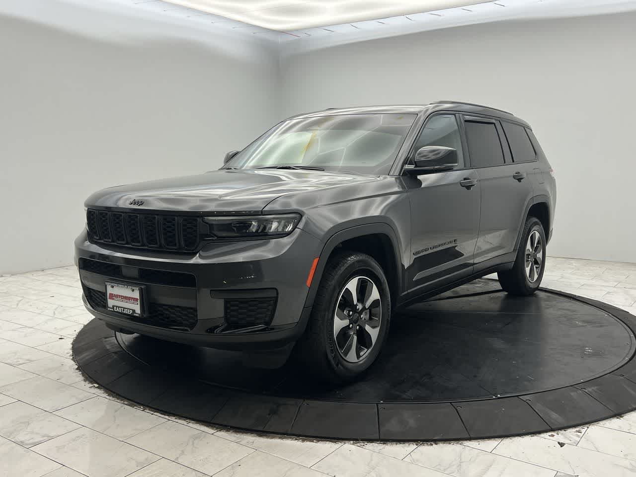 2023 Jeep Grand Cherokee Laredo Altitude photo 4