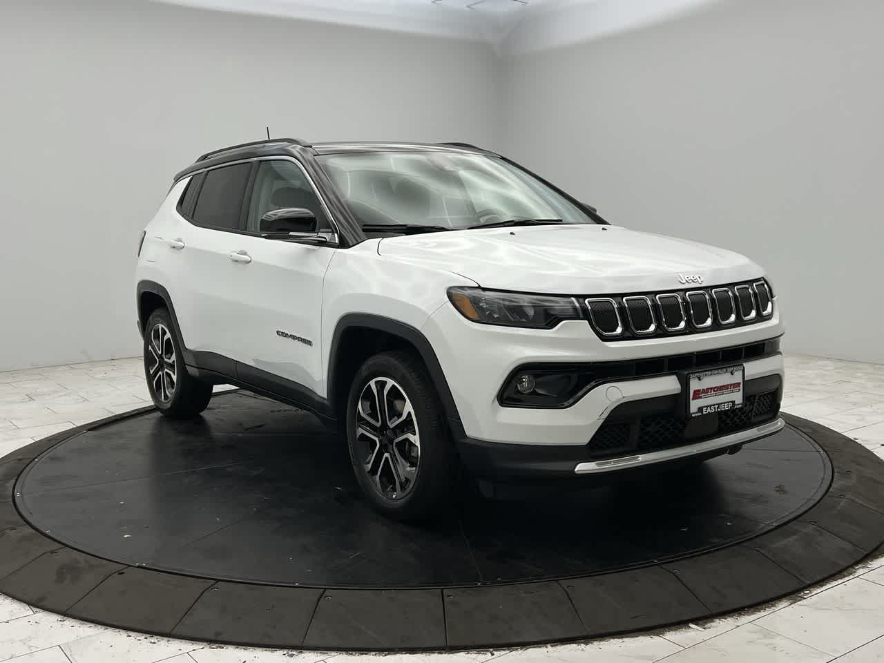 2022 Jeep Compass Limited photo 2