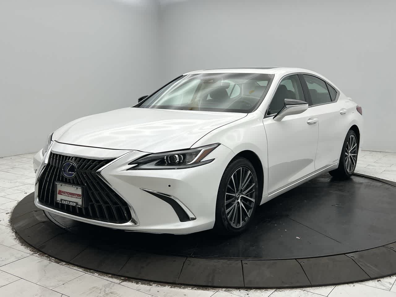 2022 Lexus ES 300h photo 4