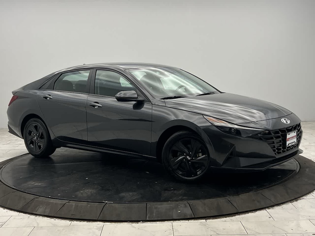 Used 2023 Hyundai Elantra SEL IVT