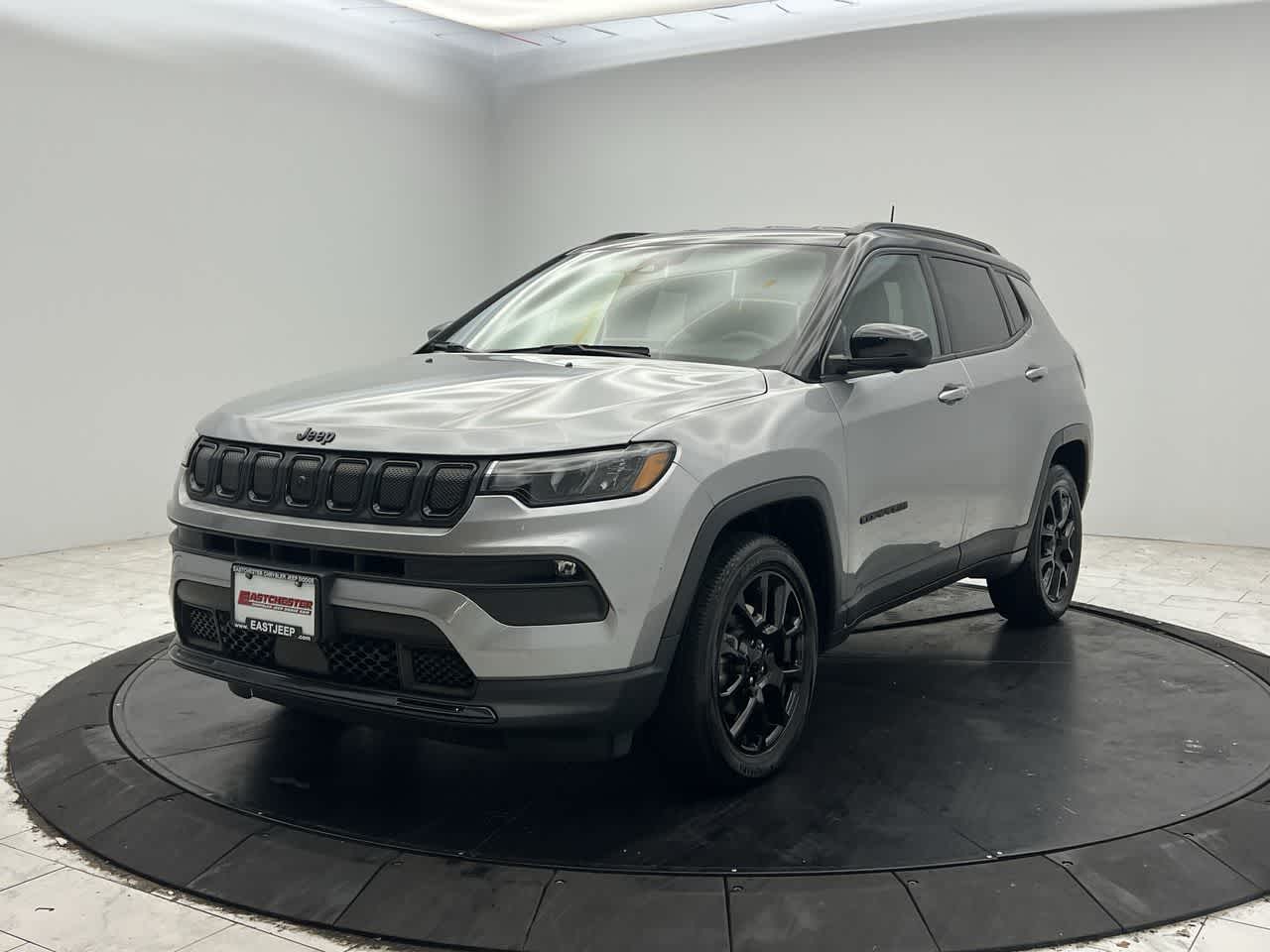 2022 Jeep Compass North Edition Latitude photo 4