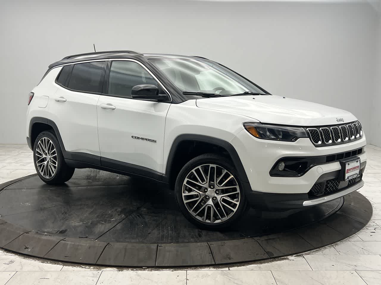 2023 Jeep Compass Limited 4X4's photo