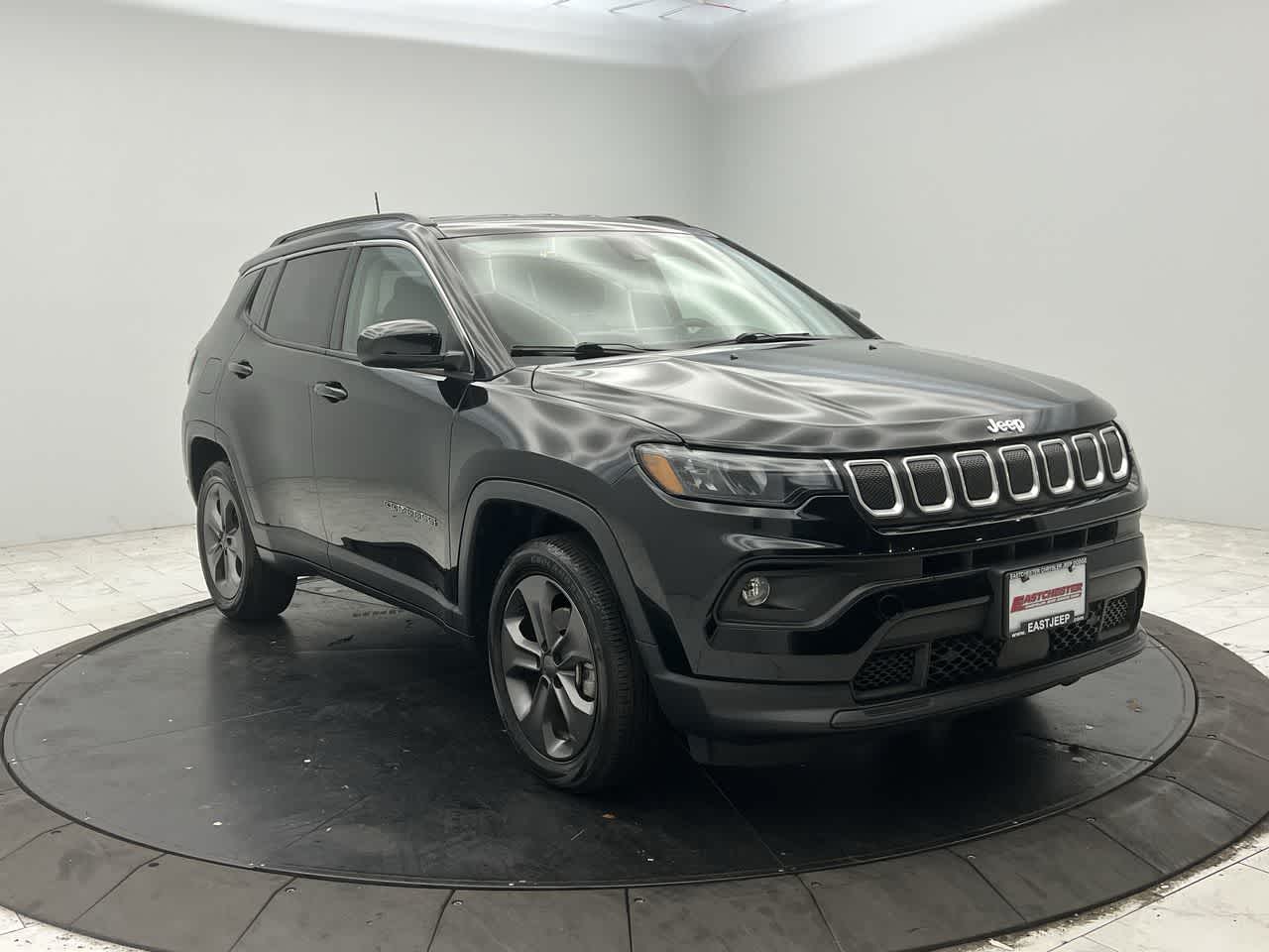 2022 Jeep Compass Latitude Lux photo 2