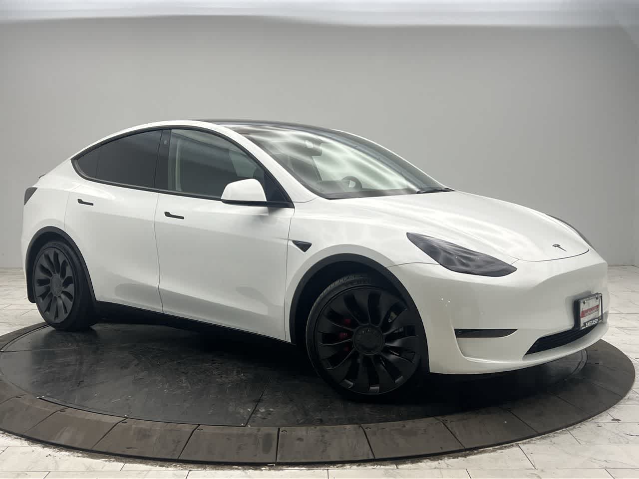 2022 Tesla Model Y Performance Dual Motor All-Wheel Drive's photo