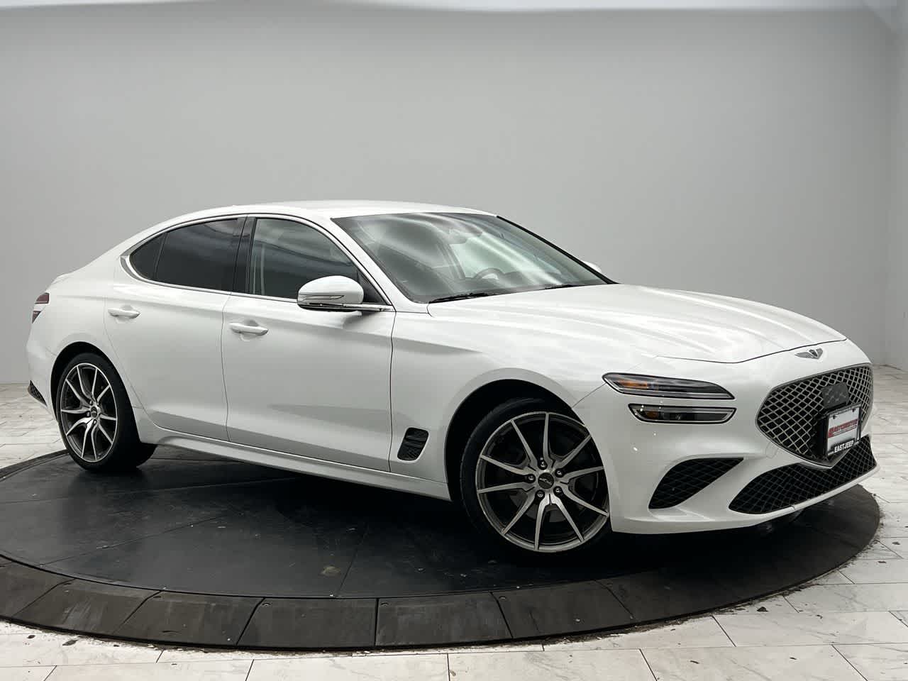 2022 GENESIS G70 Standard's photo