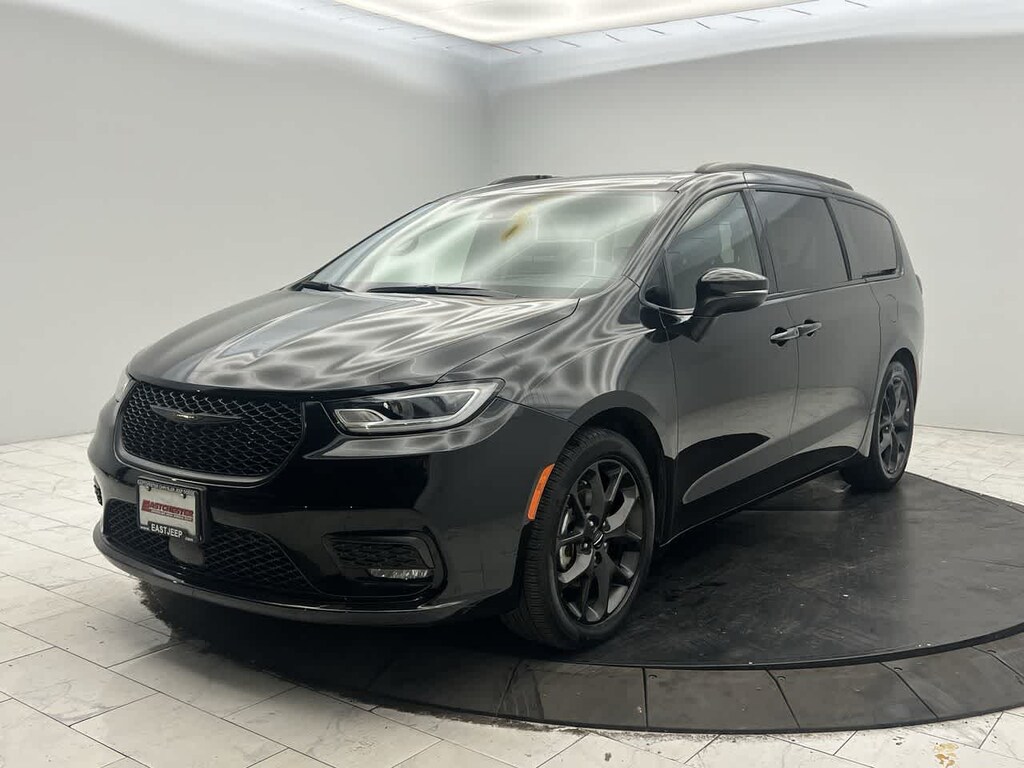 Certified 2023 Chrysler Pacifica Touring L FWD