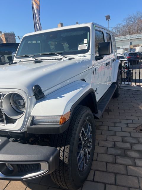 2025 Jeep Wrangler Sahara photo 3