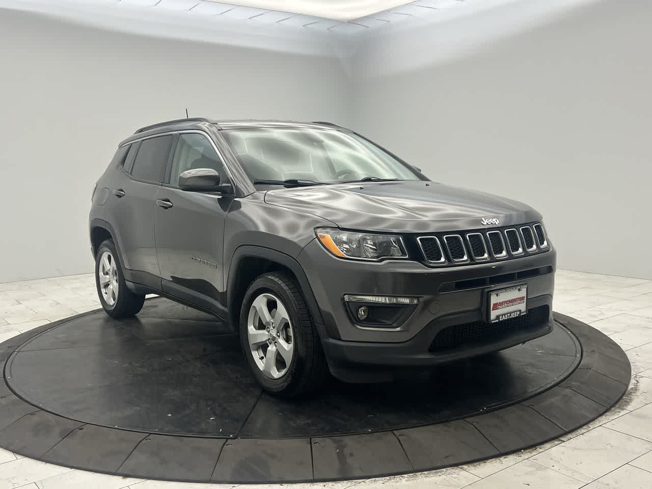 Certified 2019 Jeep Compass Latitude with VIN 3C4NJDBB1KT768116 for sale in Bronx, NY