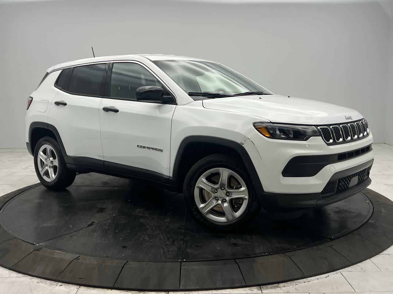 2023 Jeep Compass Sport's photo