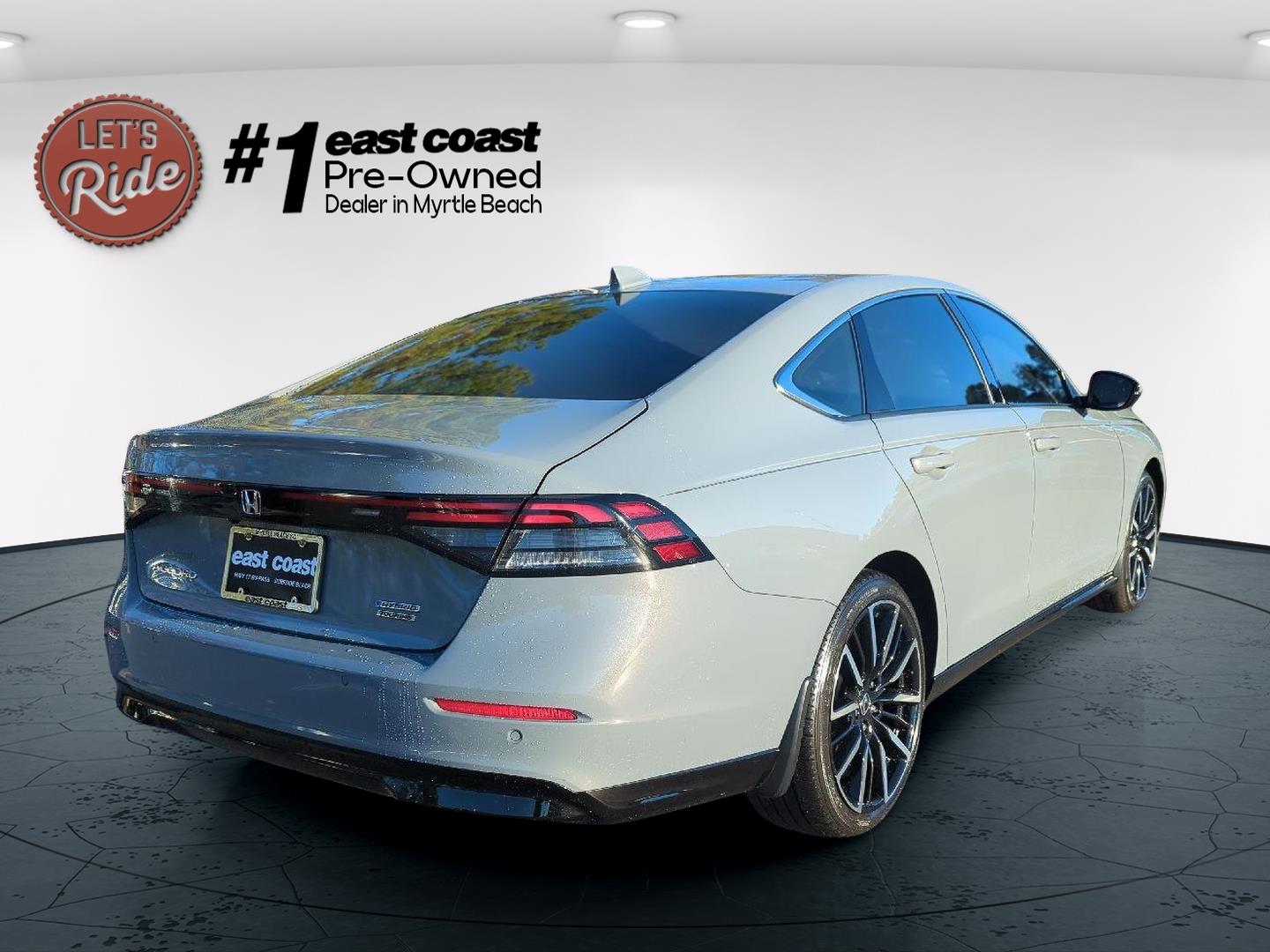 2024 Honda Accord Hybrid Touring photo 4