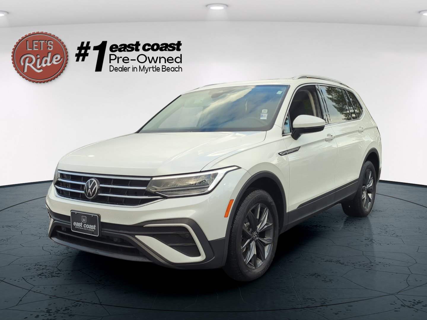 2023 Volkswagen Tiguan 2.0T SE's photo