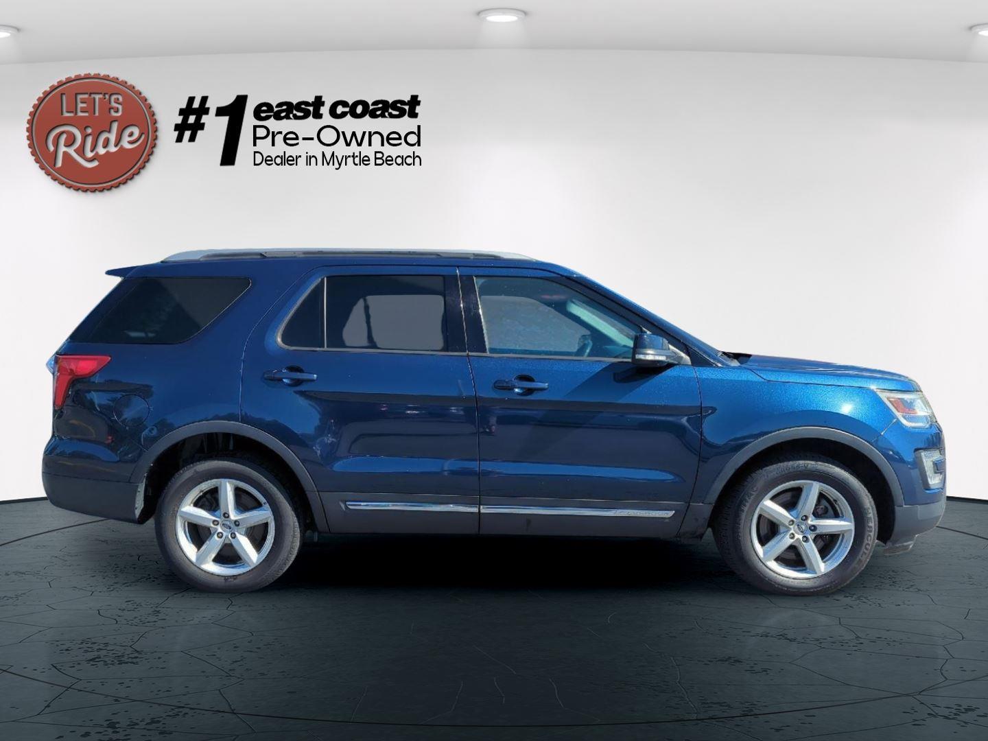 2017 Ford Explorer XLT photo 2