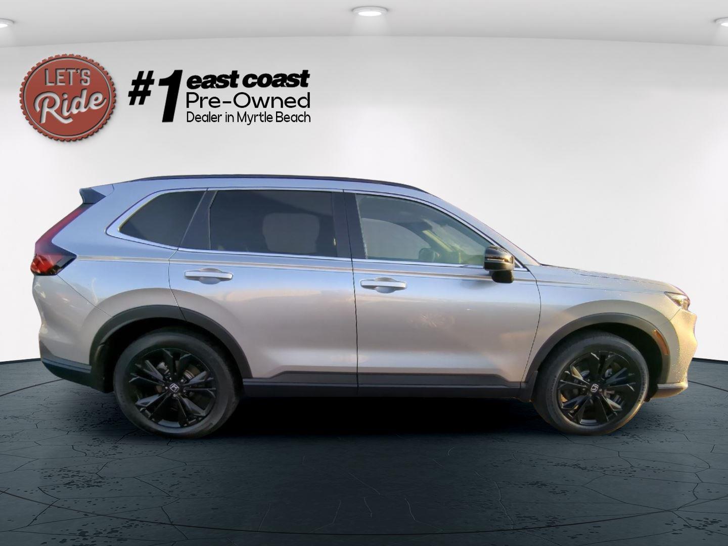 2023 Honda CR-V Hybrid Sport Touring photo 4