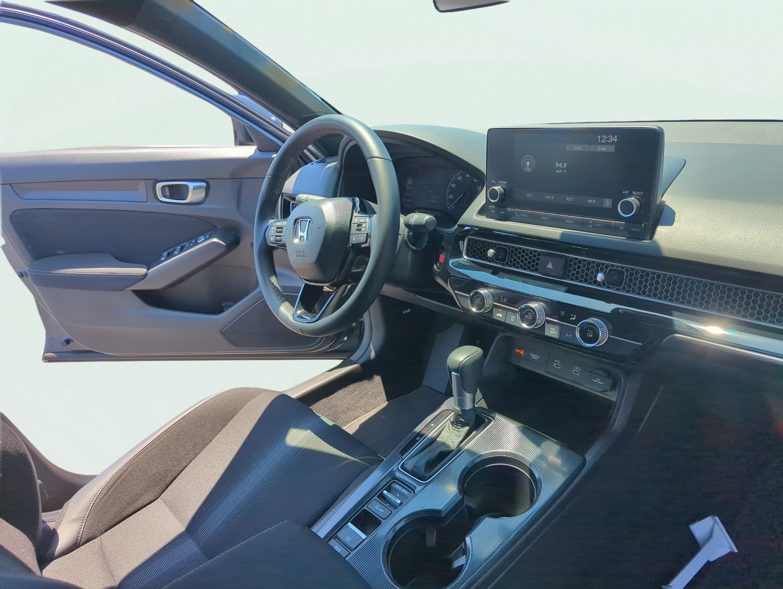 2025 Honda Civic Sport - Photo 29