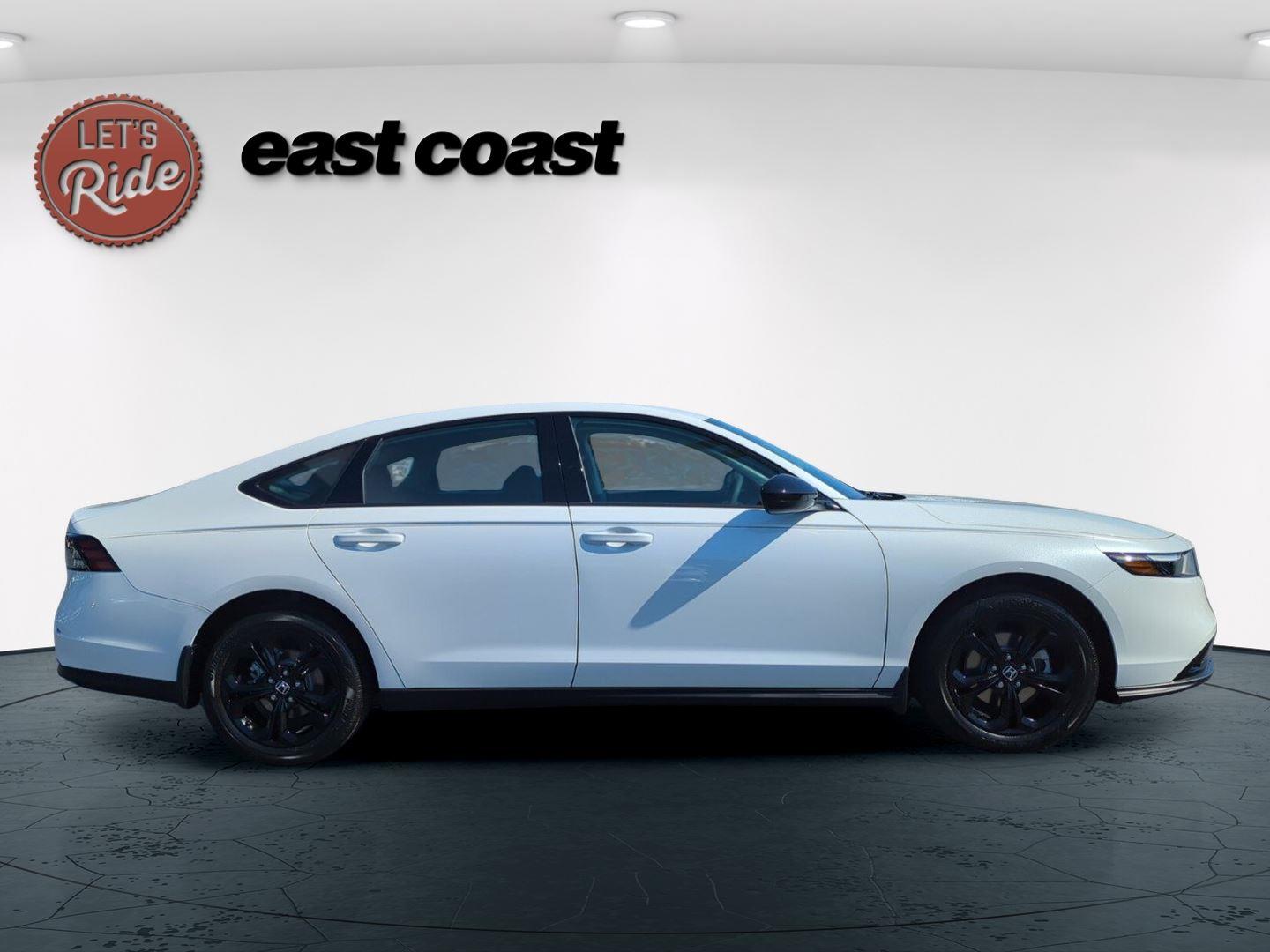2025 Honda Accord SE photo 3