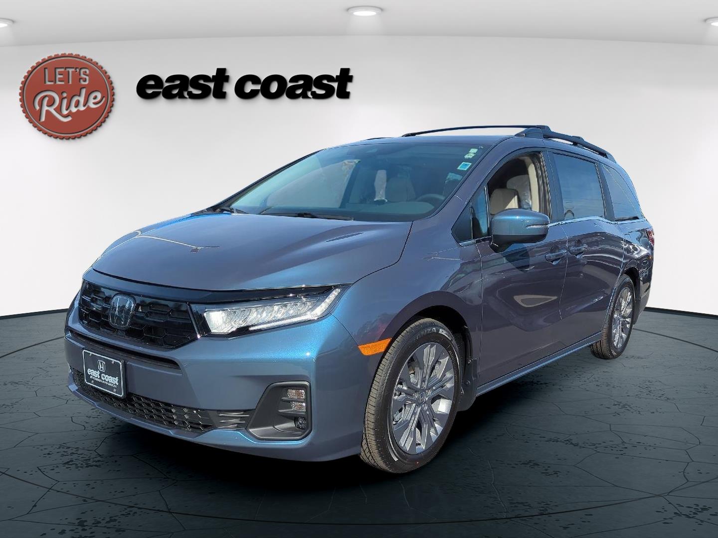 2026 Honda Odyssey Touring's photo