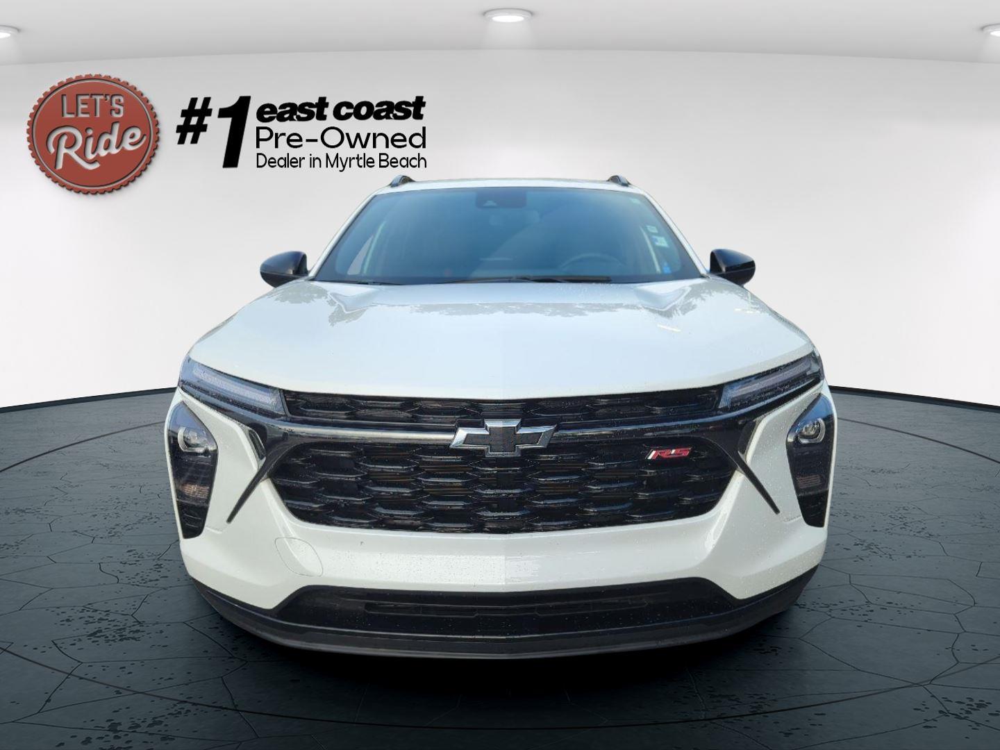 2025 Chevrolet Trax photo 2