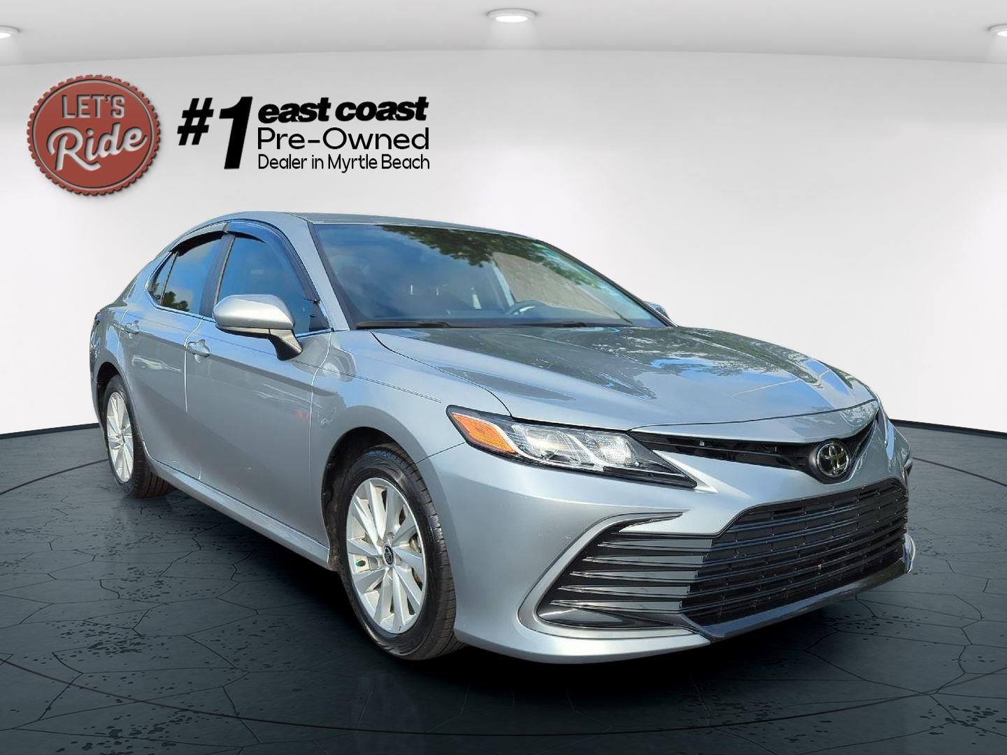 2021 Toyota Camry LE photo 3