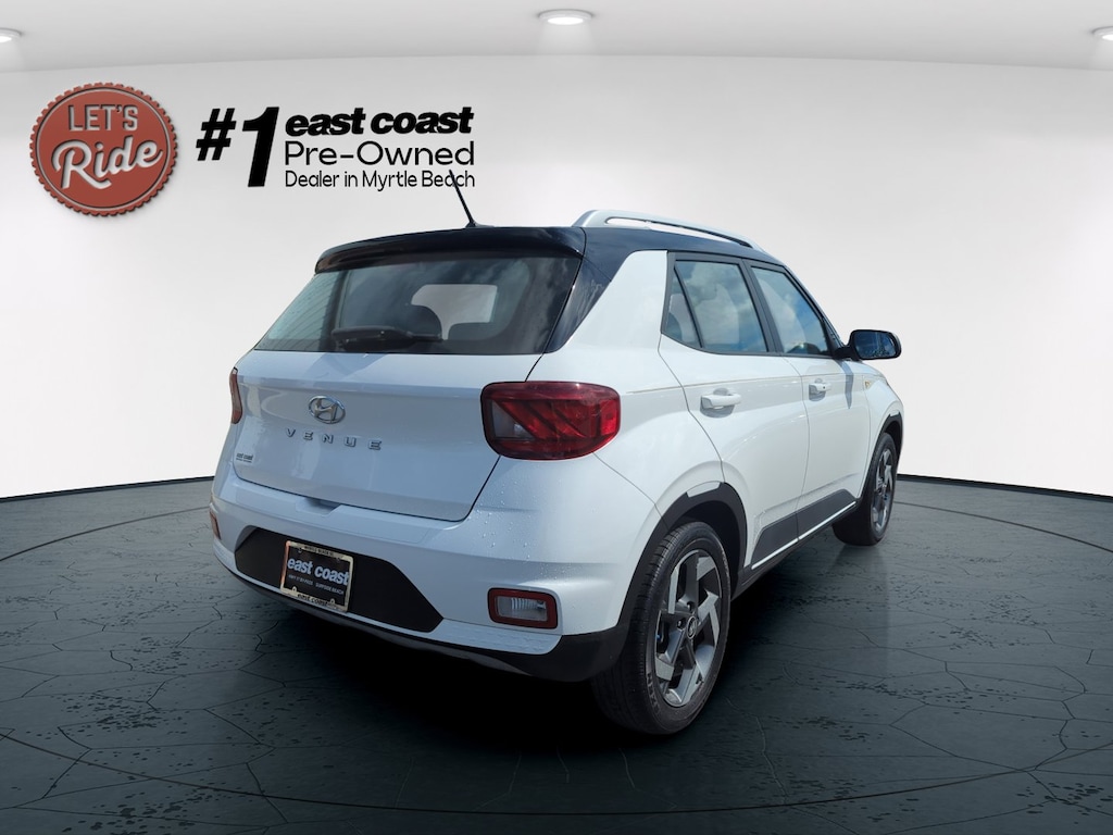 Used 2023 Hyundai Venue Limited SUV