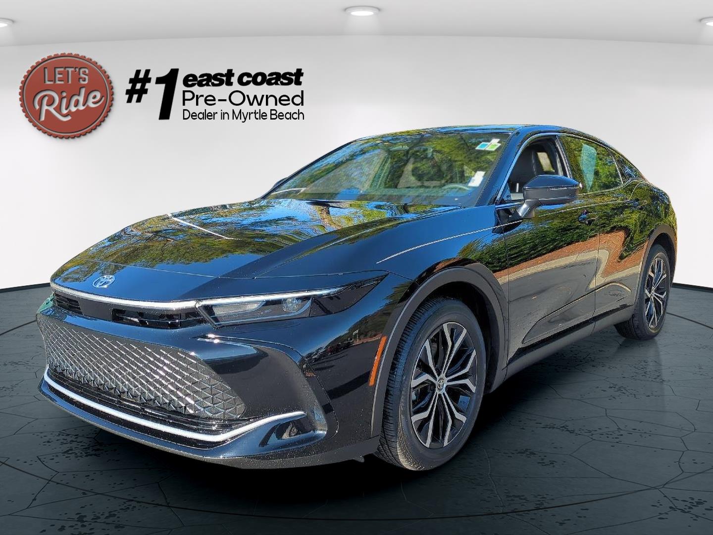 2026 Toyota Crown XLE's photo