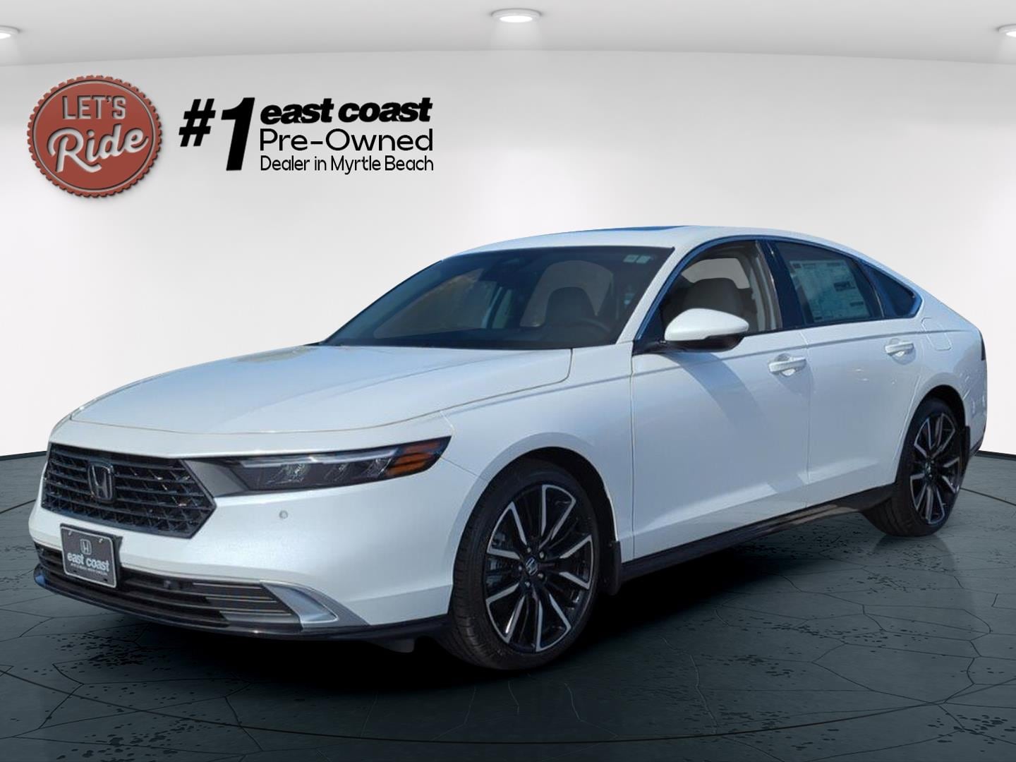 2025 Honda Accord Hybrid Touring's photo