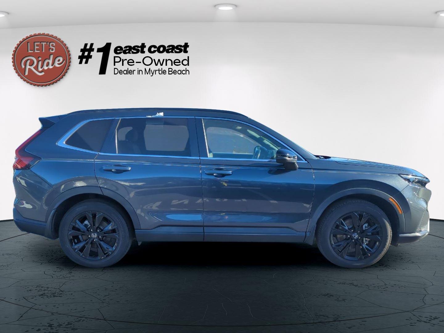 2023 Honda CR-V Hybrid Sport Touring photo 3