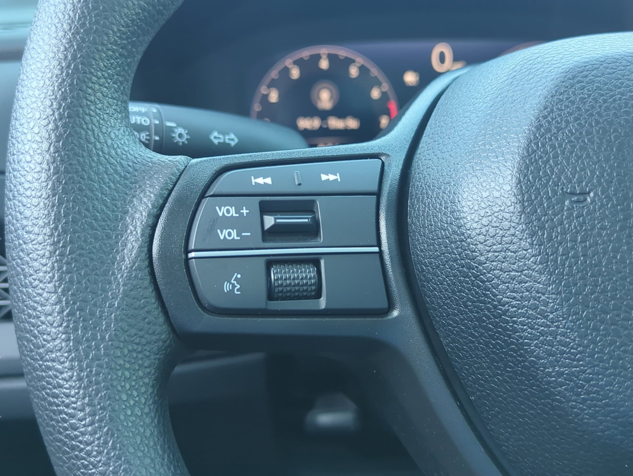 2025 Honda Accord SE - Photo 16
