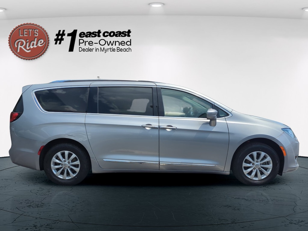 Used 2019 Chrysler Pacifica Touring L Van Passenger Van
