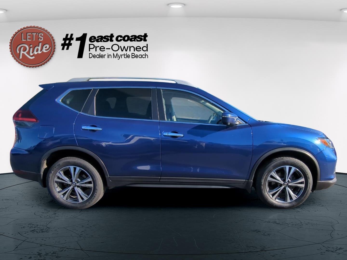 2019 Nissan Rogue SV photo 4