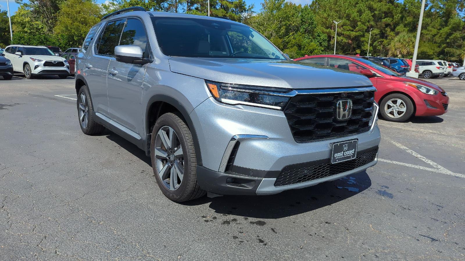 2025 Honda Pilot Elite photo 2