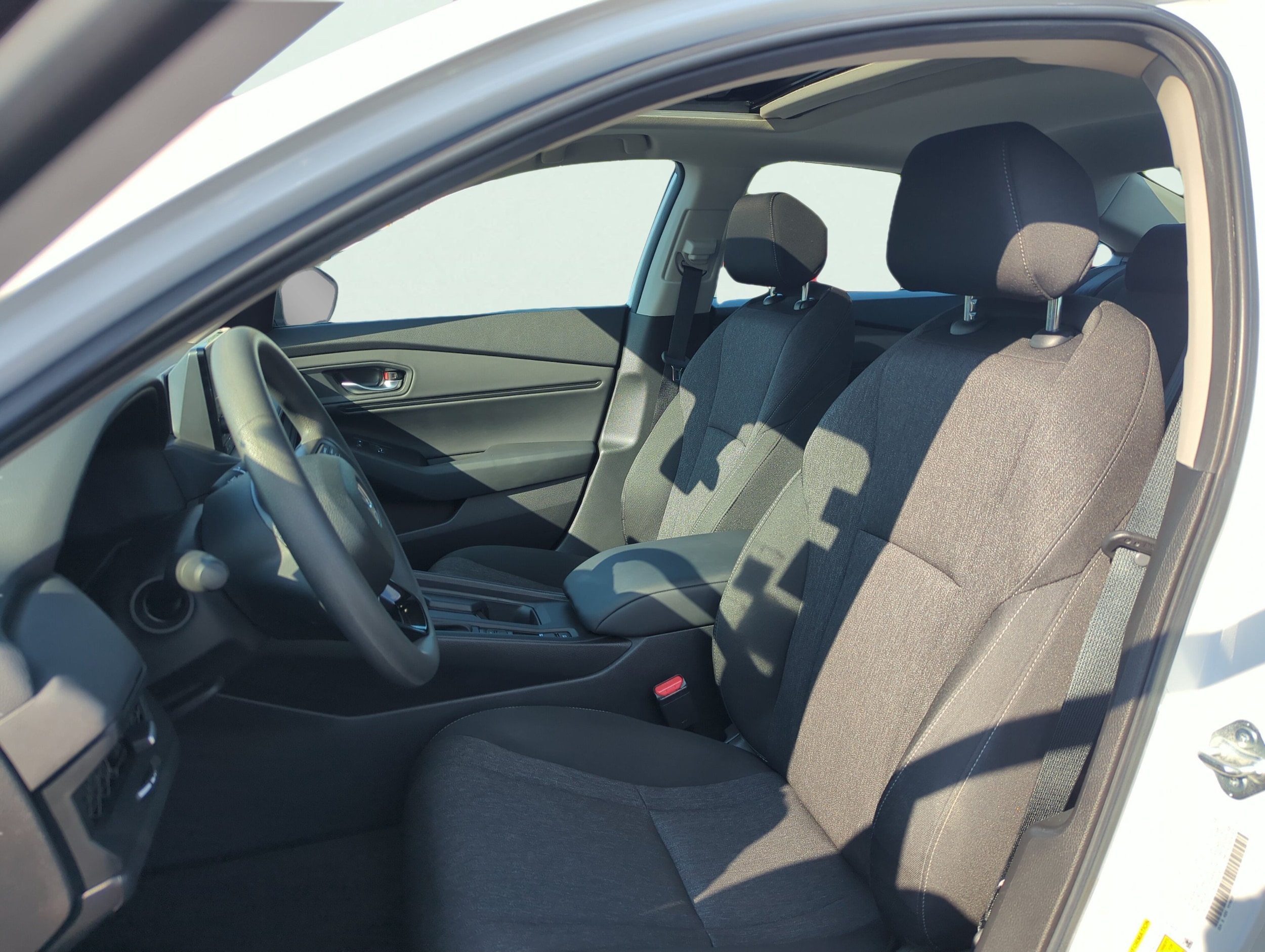 2025 Honda Accord SE - Photo 17