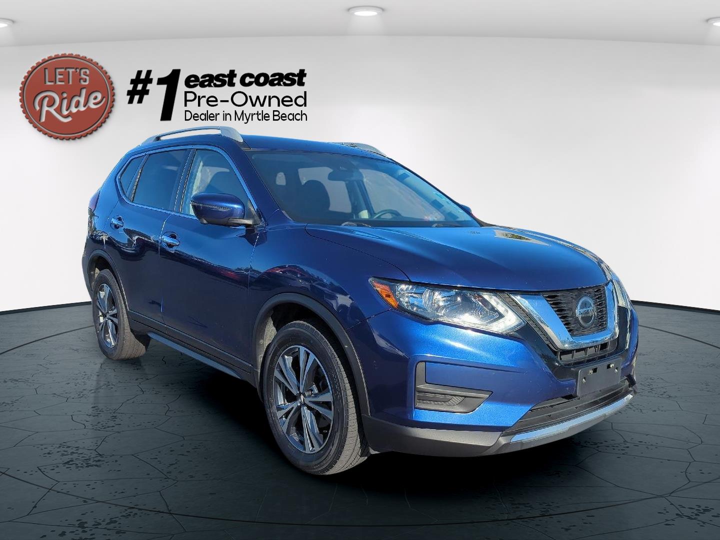 2019 Nissan Rogue SV photo 3