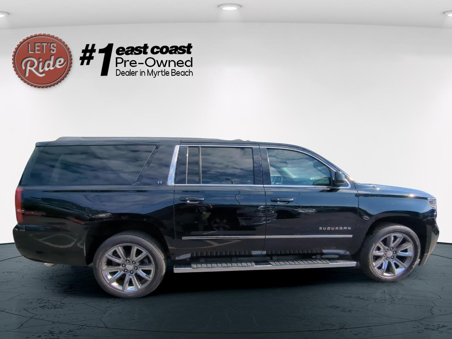 2018 Chevrolet Suburban LT photo 4