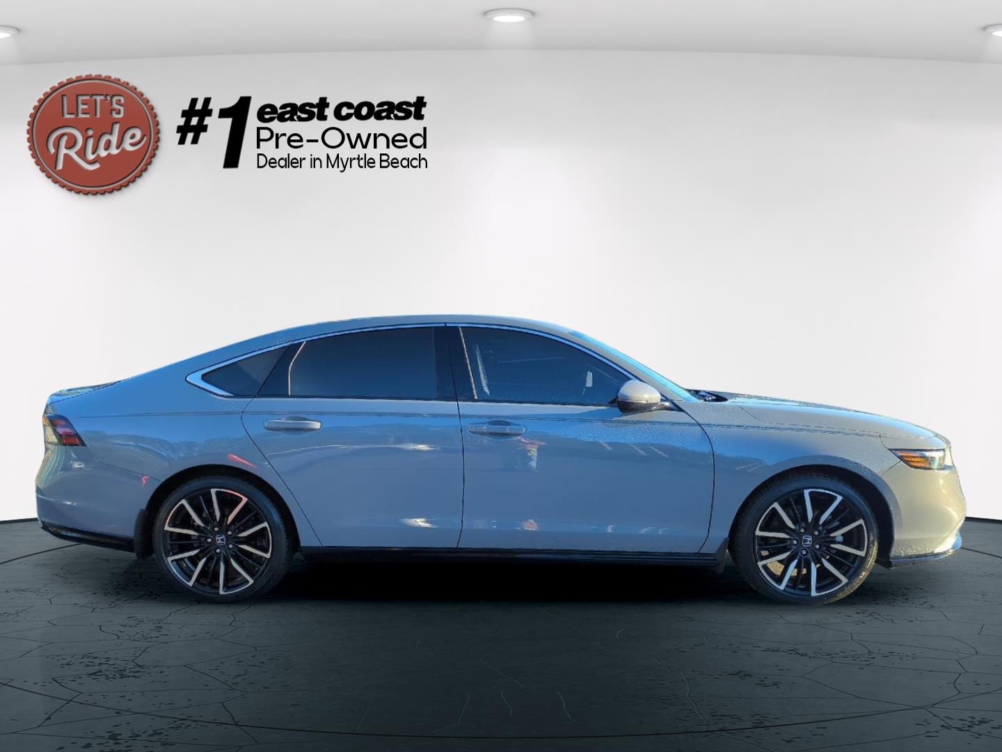 2024 Honda Accord Hybrid Touring photo 3