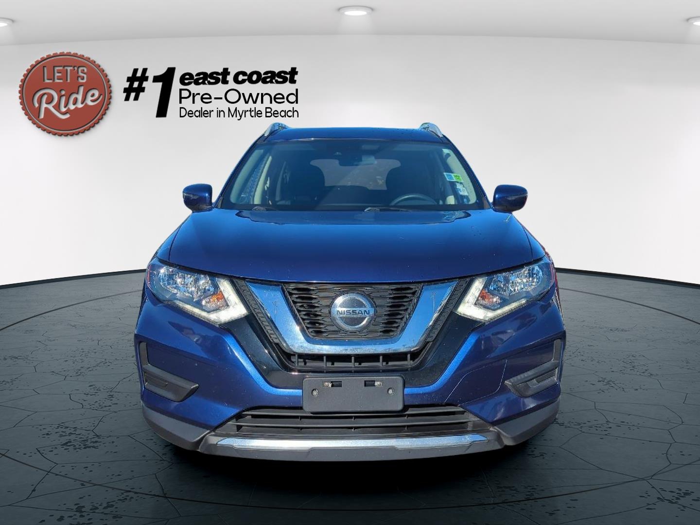 2019 Nissan Rogue SV photo 2
