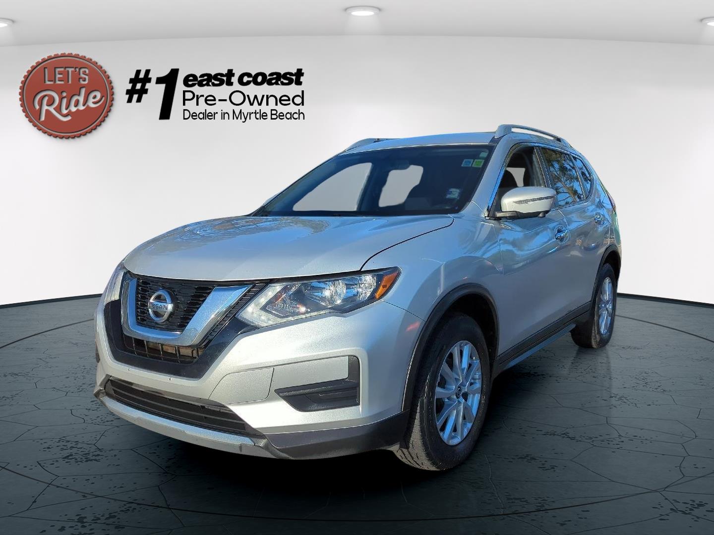 2017 Nissan Rogue SV's photo