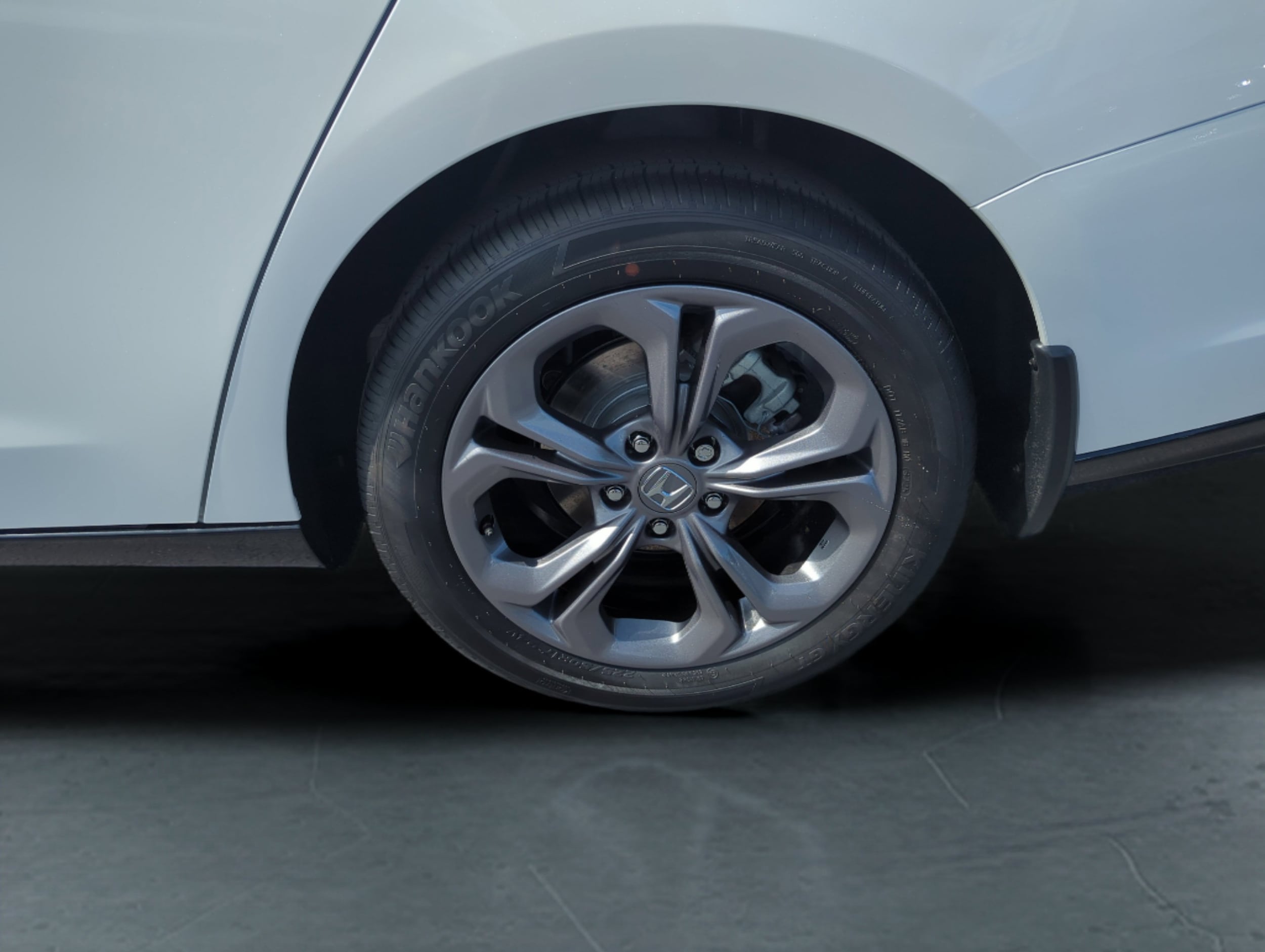 2026 Honda Accord Hybrid EX-L - Photo 10