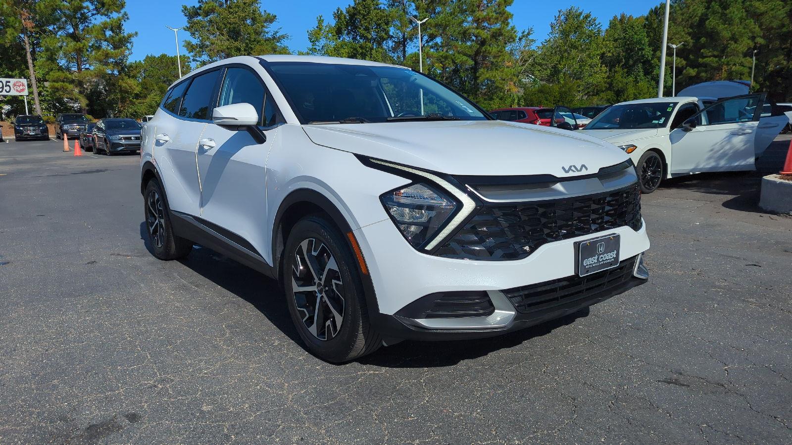 2023 Kia Sportage EX photo 3
