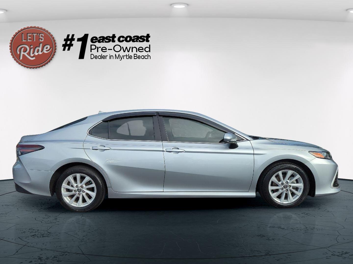 2021 Toyota Camry LE photo 4